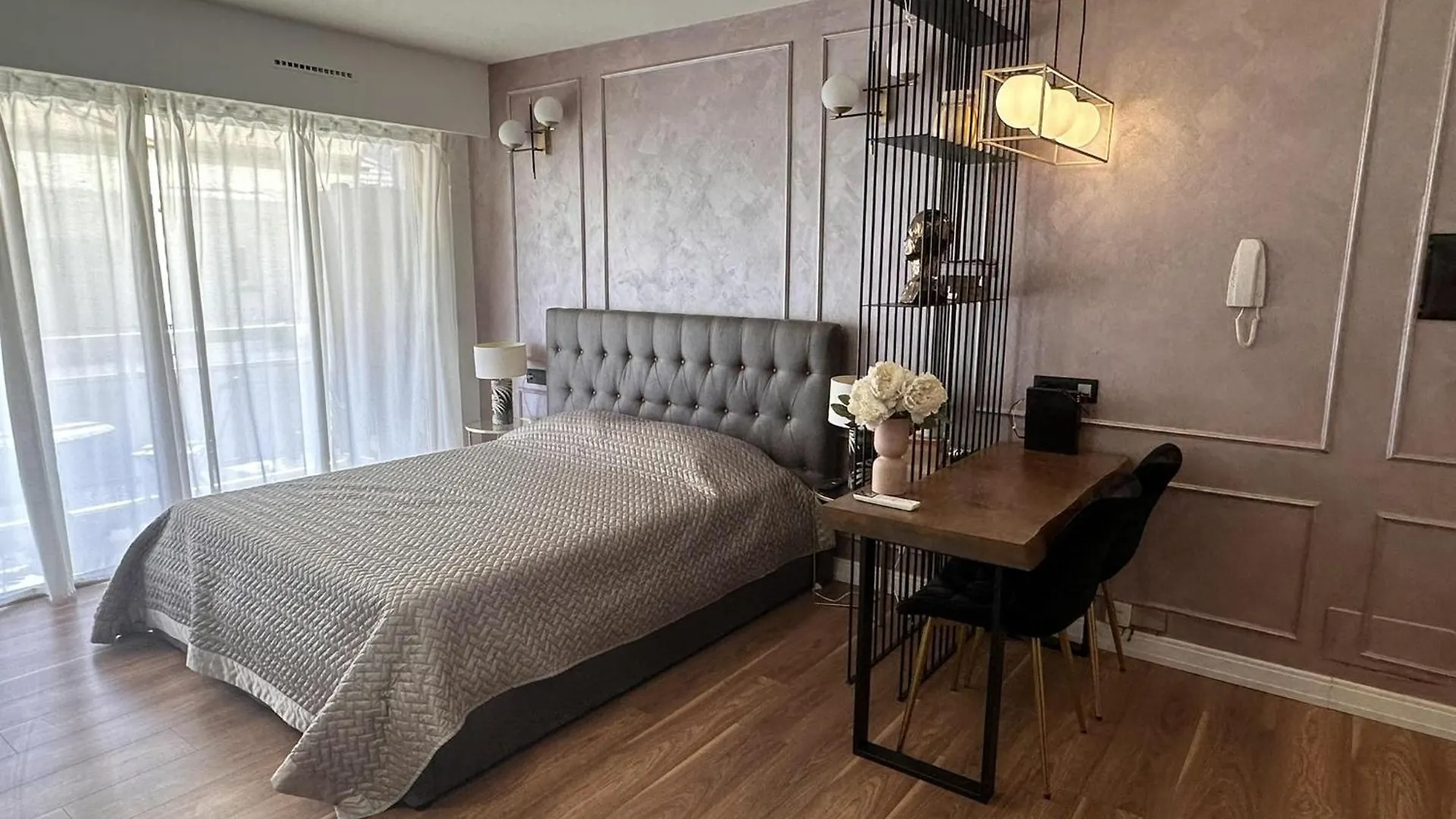 Modern Studio In The Hearth Of Cannes Just A Few Steps From The Croisette Beach Front And Shops - 2242 France