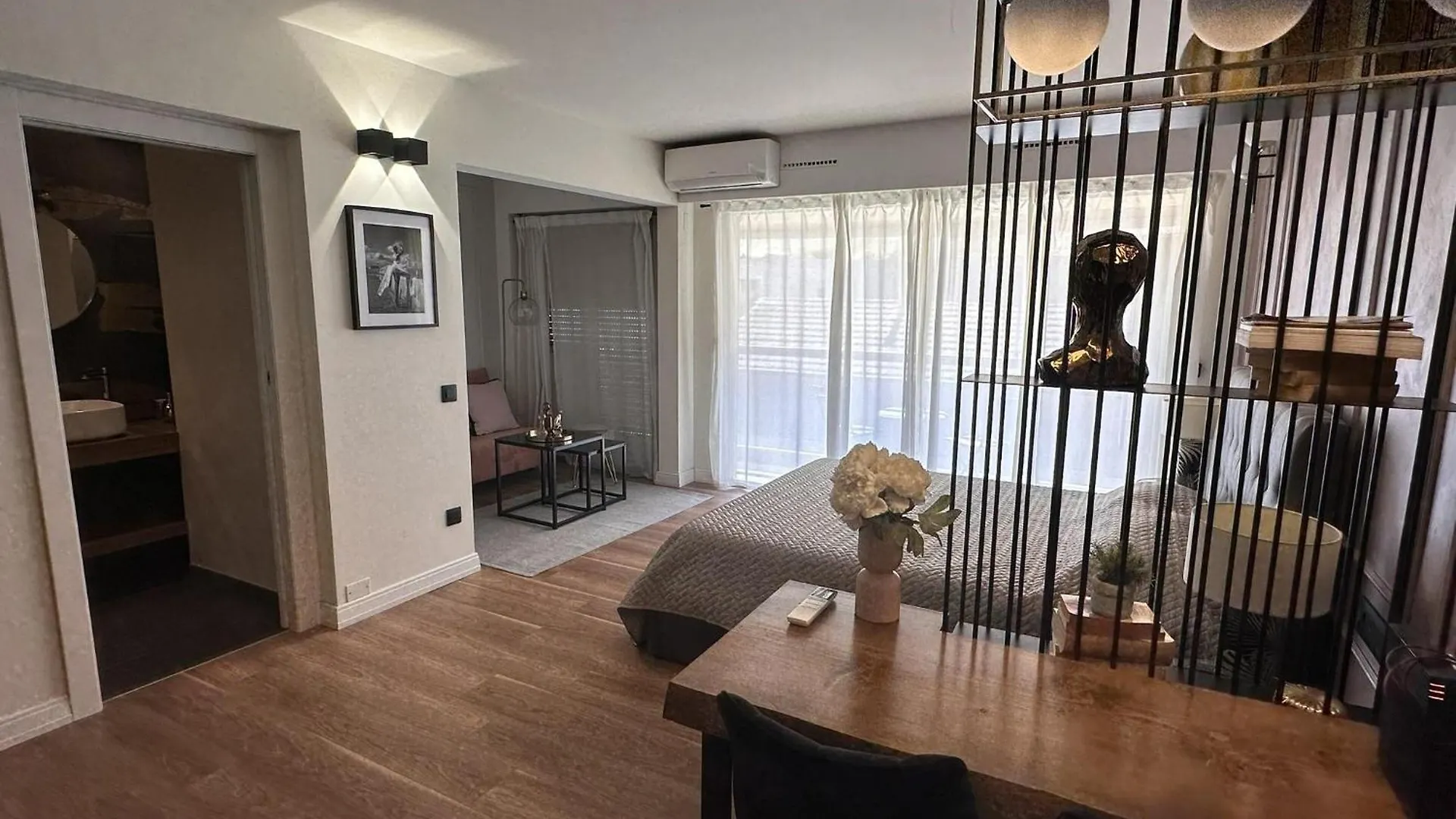 Modern Studio In The Hearth Of Cannes Just A Few Steps From The Croisette Beach Front And Shops - 2242 Apartment